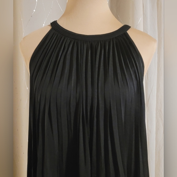 ​Vince. Black Sunburst Pleated Neck Halter Maxi Dress - 10 - Picture 4 of 15